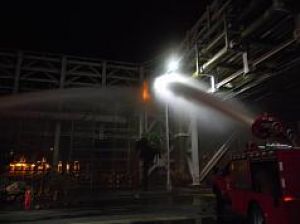 台塑石化六輕廠區大火再起，台塑化董事長王文潮為此引咎辭職，而總經理蘇啟邑也一併提出辭呈。圖片來源：雲林縣政府提供