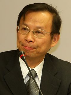 環保署以署長沈世宏為代表人，委請律師對前新聞局長鄭文燦，與民進黨發言人蔡其昌提告。圖片來源：中央社