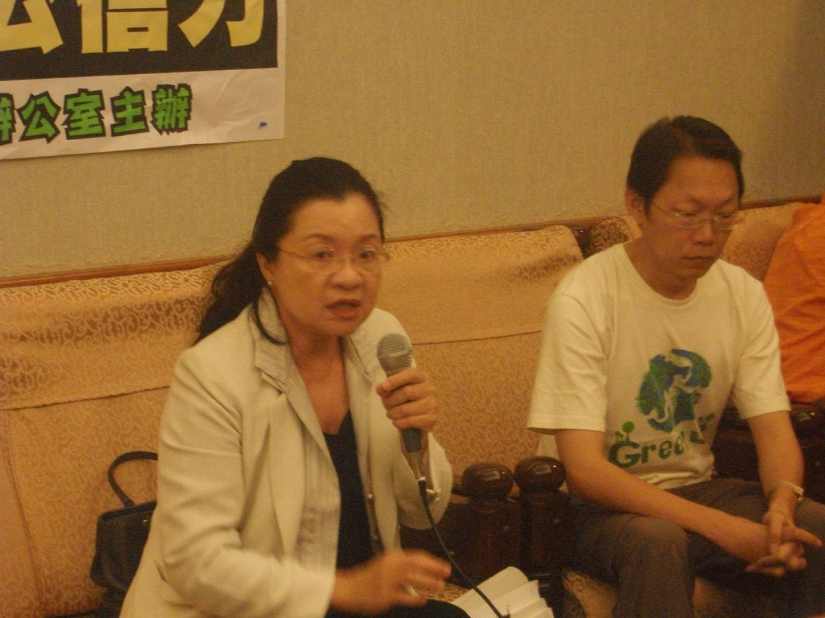 民進黨立委田秋堇今（6）日上午召開記者會，痛批馬英九如果夜宿一晚就能為核安背書，那「馬先生只要周遊列國，到每個核電廠睡1晚，就保證全世界核電廠能平安」。圖：涂鉅旻/攝