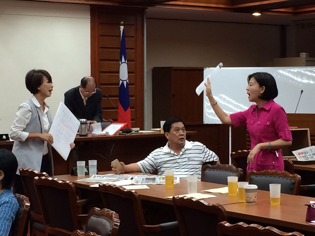 經過協商，專案小組只選出召集人及請立法院長王金平召開朝野協商解釋決議後，就決定散會。圖：符芳碩/攝