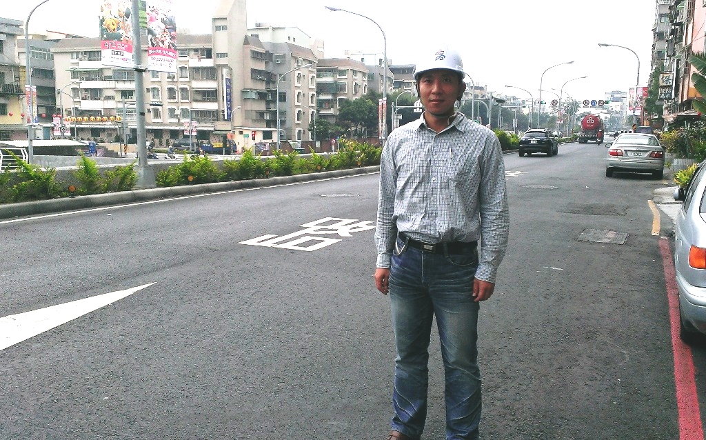 工務局新工處土施科正工程司陳聖杰