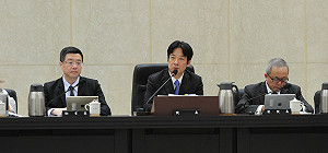 王英銘觀點》唯有修憲才能治本？頭殼壞了？