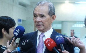 中正廟拆匾 準促轉會主委黃煌雄曾說：民主重大課題