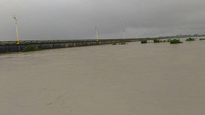 暴雨轟炸嘉義！多處鄉鎮泡在水中（影）
