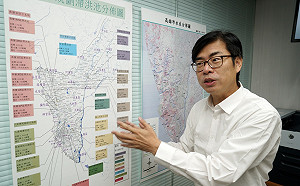 戰六都系列》側寫/強降雨災情  讓陳其邁皮帶鬆一格