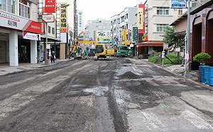 承諾填平路坑  許立明再發豪語：將120條老舊道路打掉重練