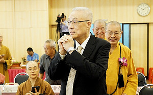 藤井實彥作勢踹慰安婦銅像  吳敦義：日本是文明國家應面對歷史史實