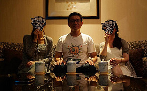 這時最怕豬隊友! 童仲彥曬2女「喝茶照」力挺陳致中