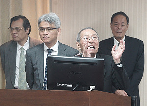 韓國瑜拋太平島挖石油 黃煌煇：有沒有石油還很難講