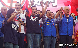 台北大會戰》丁守中選前之夜 大合唱〈台北的天空〉