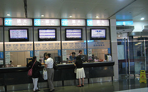 林佳龍要求公布「10休1」名單　客運業者全數採7休1排班