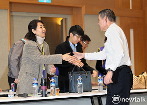 11小時協商累死人!華航勞資明天10時再戰 罷工持續進行