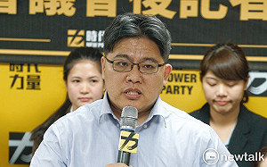 人物》從義務律師到黨主席　邱顯智沒薪水也開心