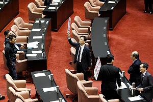 時力退回程序失敗！國、民兩黨合力將反同專法提送逕付二讀