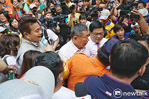 隨大甲媽遶境  柯P：回到台灣最底層感受台灣生命力