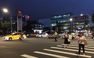 別當馬路三寶！北市33處路口未淨空駕駛恐挨罰