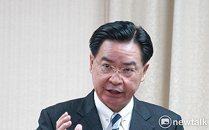 聲援香港「反送中」遊行 外交部長：一國兩制是神話