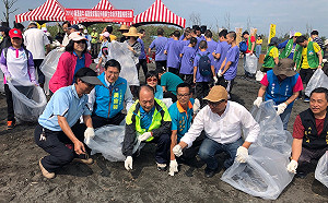 宜蘭壯圍清出11.3噸垃圾！未分類垃圾佔70％