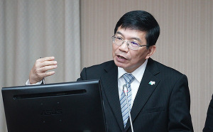 華航飛機添台灣元素！王國材：評估需花一年