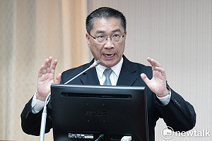 新版身分證放國旗？徐國勇：有立委認為要有國旗我也贊成