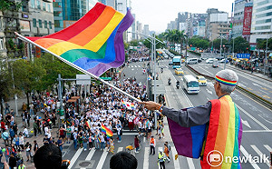 國民黨7立委挺同 支持者揚言「下架」、「換掉」