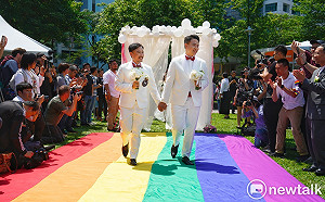 良影一二》748施行法實行首日  同性情侶歡喜趕登記