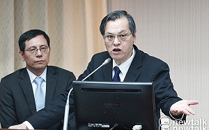 退將若赴中向五星黨徽敬禮 最重可罰停領終身俸