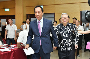 郭台銘拍胸脯交棒後不會回來鴻海 喊話蘋果到台灣來