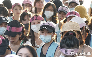 長榮罷工》會員繳交證件創新高！工會：做好長期抗戰的準備