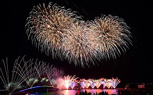 花火節無人機＋高空煙火超吸睛！澎湖上半年遊客大增8.7萬人