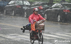 今日降雨趨緩！明起西南風再增強 台中以南留意強降雨
