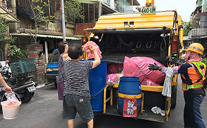 米塔來襲風雨加劇！新北市下午、晚間垃圾停止收運