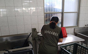 驚傳集體腸胃炎！台南永仁高中40師生確診疑似食物傳染