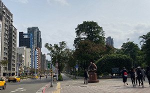 紫外線偏高！全台多雲到晴 高溫上看30°C
