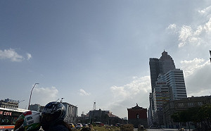 週末出門玩!全台晴朗中南部回暖高溫上看30度