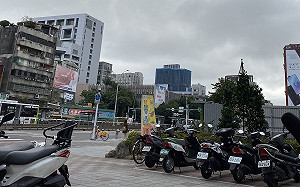 汽機車族小確幸！北市路邊停車優惠延長至明年6月