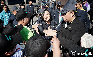 家鄉就是熱情！「屏東女兒」蔡英文回家 鄉親「凍蒜」聲不斷