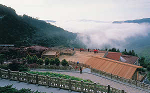 政院核定：明年放假春節7天、3天以上連假共8個