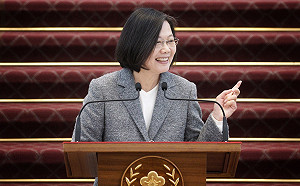 香港媒體辛辣追問 蔡英文笑回：他准你們問嗎？