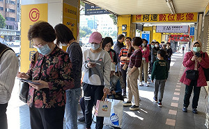 武漢肺炎》購買年齡放寬！實名制配售兒童口罩13歲也可以買