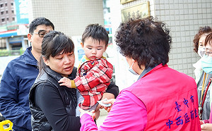 武漢肺炎》不用進衛生所也能買！台中30家衛生所設「得來速」販售窗口