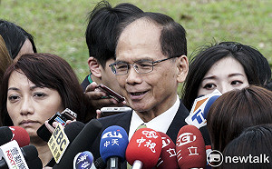 怎不找慈庸以外？游錫堃反問：有誰很資深、不當委員的