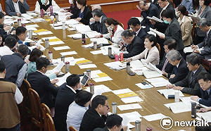 國民黨急撤凍結案！防疫預算一毛未刪送院會