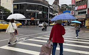 氣溫溜滑梯！北台灣下探20°C  中部以北留意大雨
