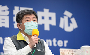 武漢肺炎》人潮壅擠須自主管理！陳時中：有症狀不要上班上學