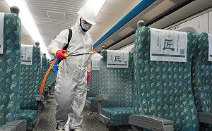 武漢肺炎》磐石艦確診官兵曾搭高鐵！進出車站全面消毒、座位椅布全都換