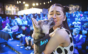 《英雄聯盟》再會了最幽默女主持！Ovilee May辭LCS播報台