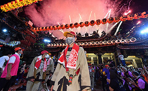 大甲媽遶境移動快  中午前抵達彰化