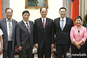 樂意成政府民間溝通橋樑 游錫堃正面看待新南向台商回台設總部