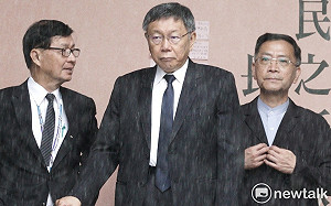 率府級官員致意李登輝 柯文哲：李讓台灣民主轉型成本最低